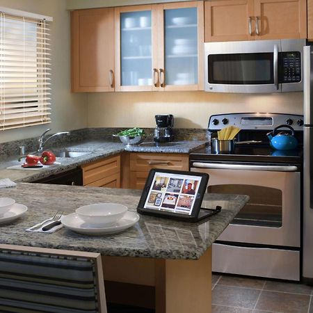 Sonesta Es Suites Cincinnati - Блу Аш Экстерьер фото