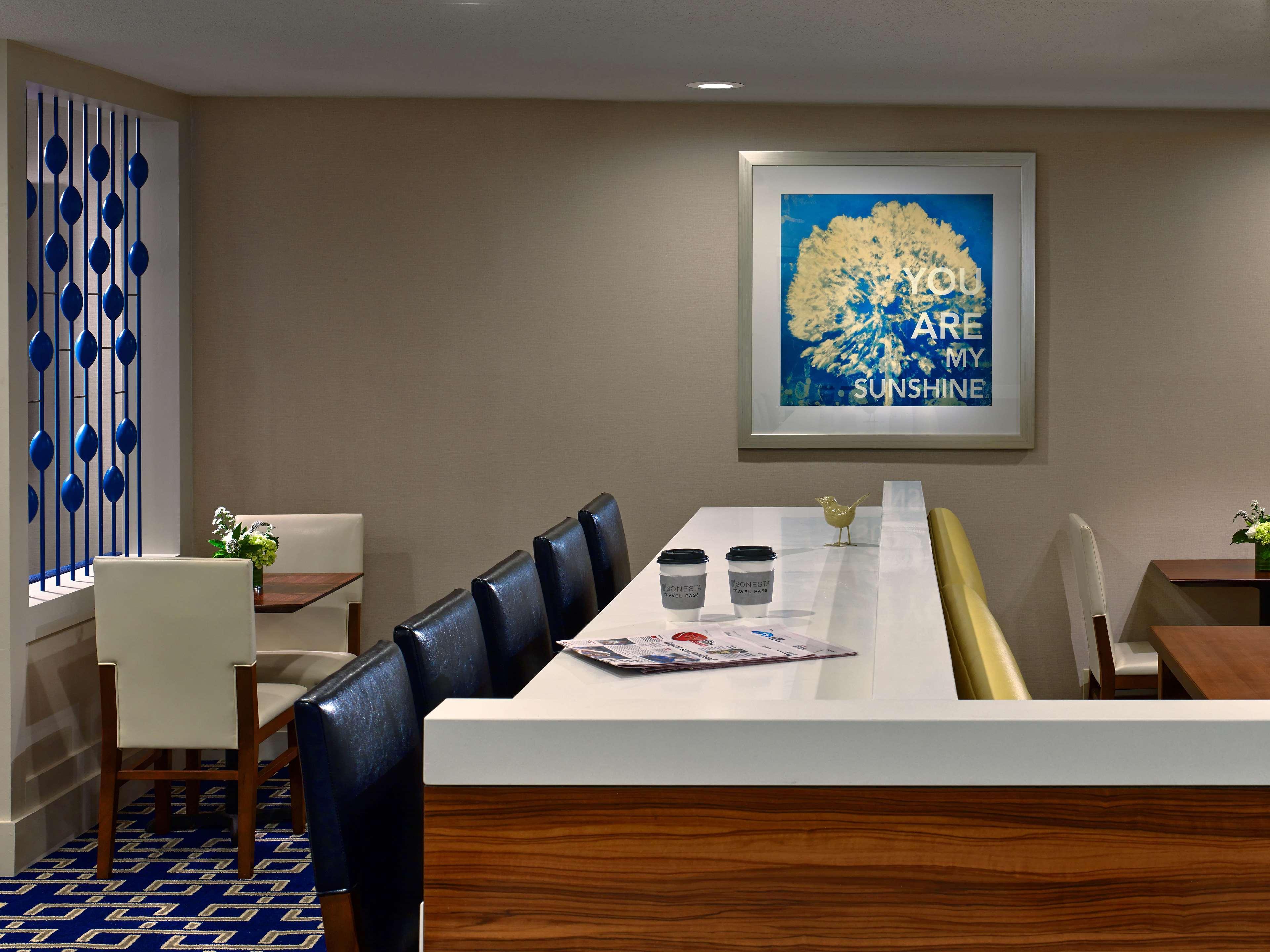 Sonesta Es Suites Cincinnati - Блу Аш Экстерьер фото