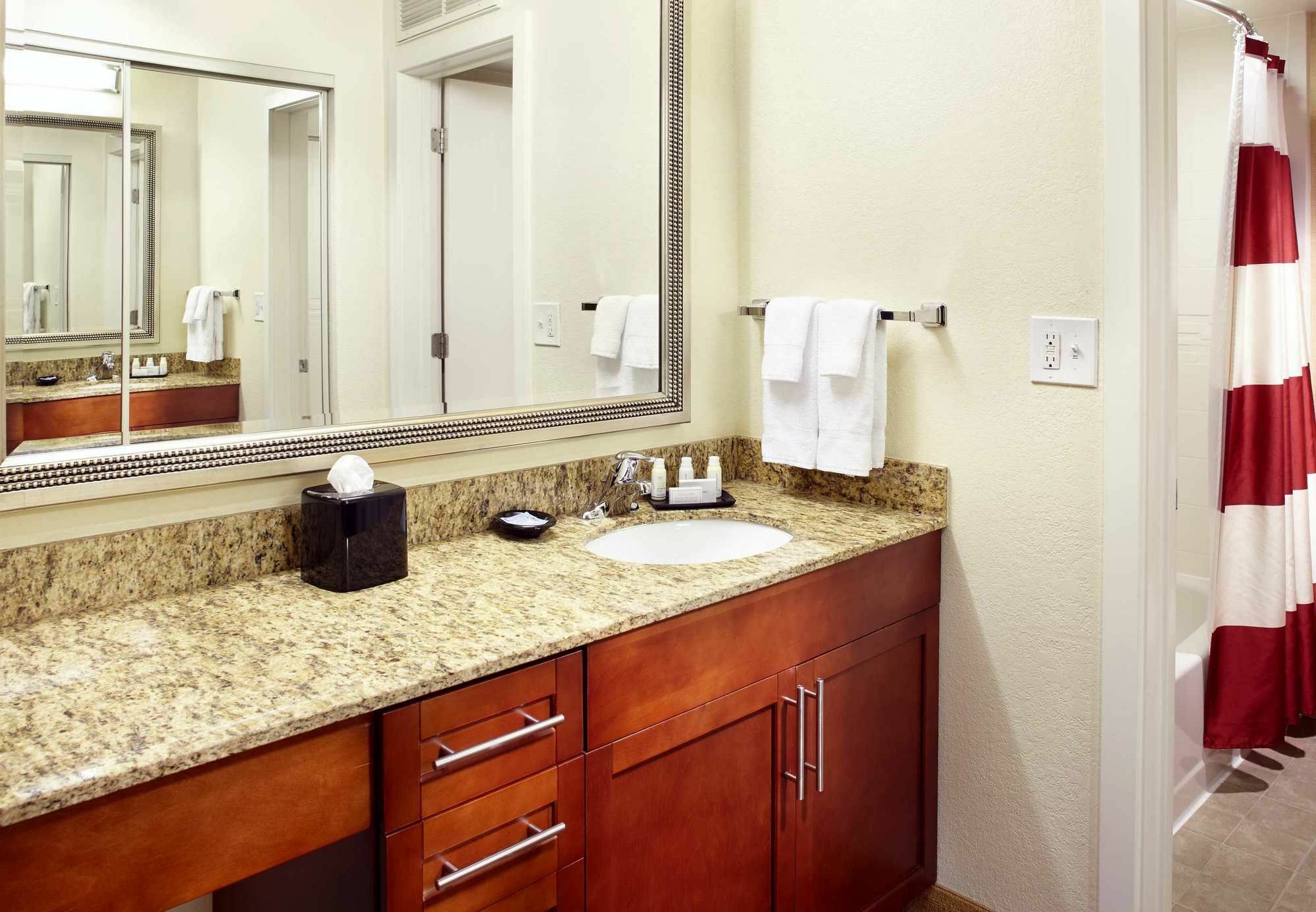 Sonesta Es Suites Cincinnati - Блу Аш Экстерьер фото